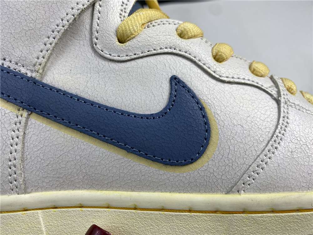 NIKE SB DUNK HIGH PRO QS